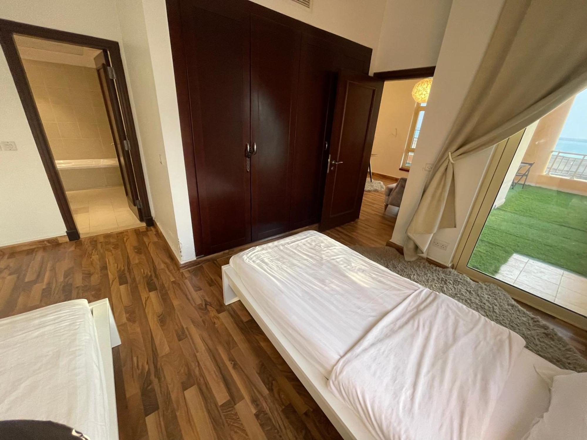 رويال مارينا بانوراما ثلاث غرف علي البحر مباشر عوائل فقط Apartment