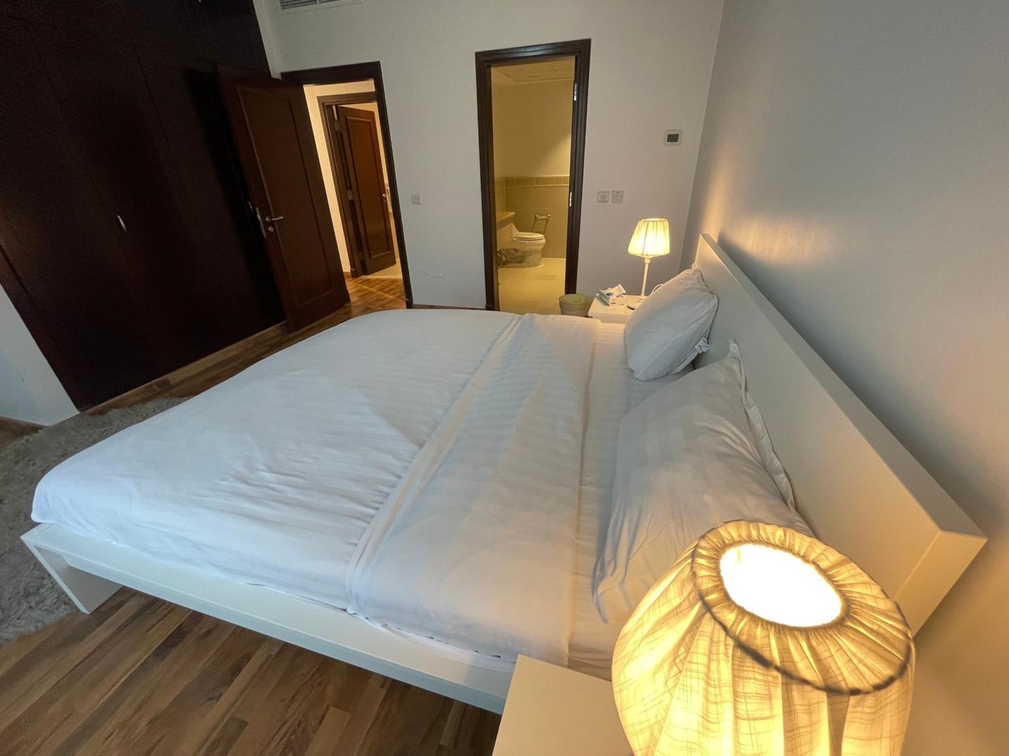 Apartment رويال مارينا بانوراما ثلاث غرف علي البحر مباشر عوائل فقط King Abdullah Economic City