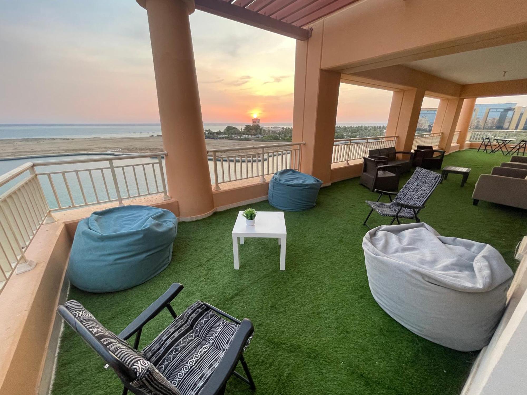 Apartment رويال مارينا بانوراما ثلاث غرف علي البحر مباشر عوائل فقط King Abdullah Economic City