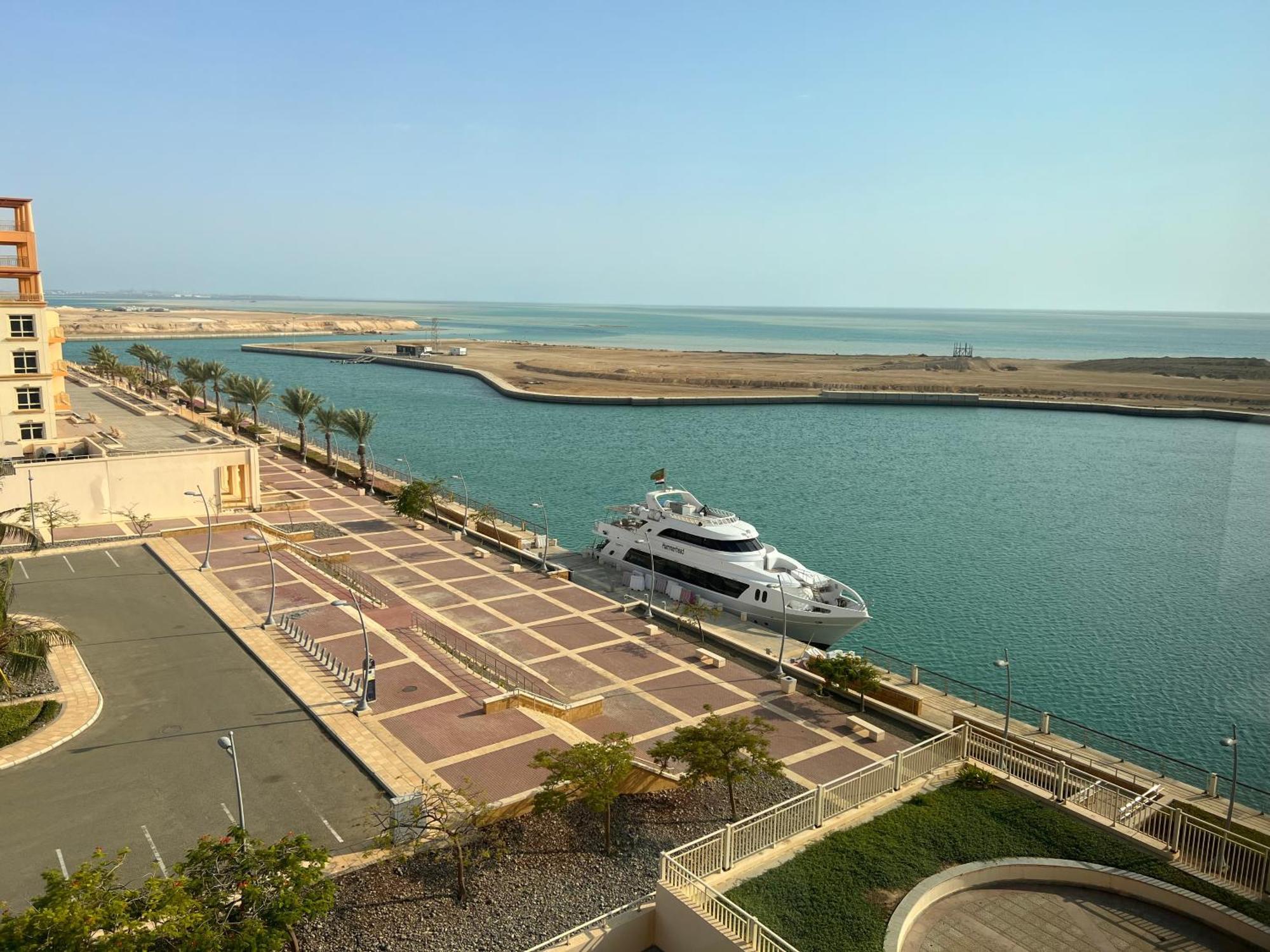 Apartment رويال مارينا بانوراما ثلاث غرف علي البحر مباشر عوائل فقط *