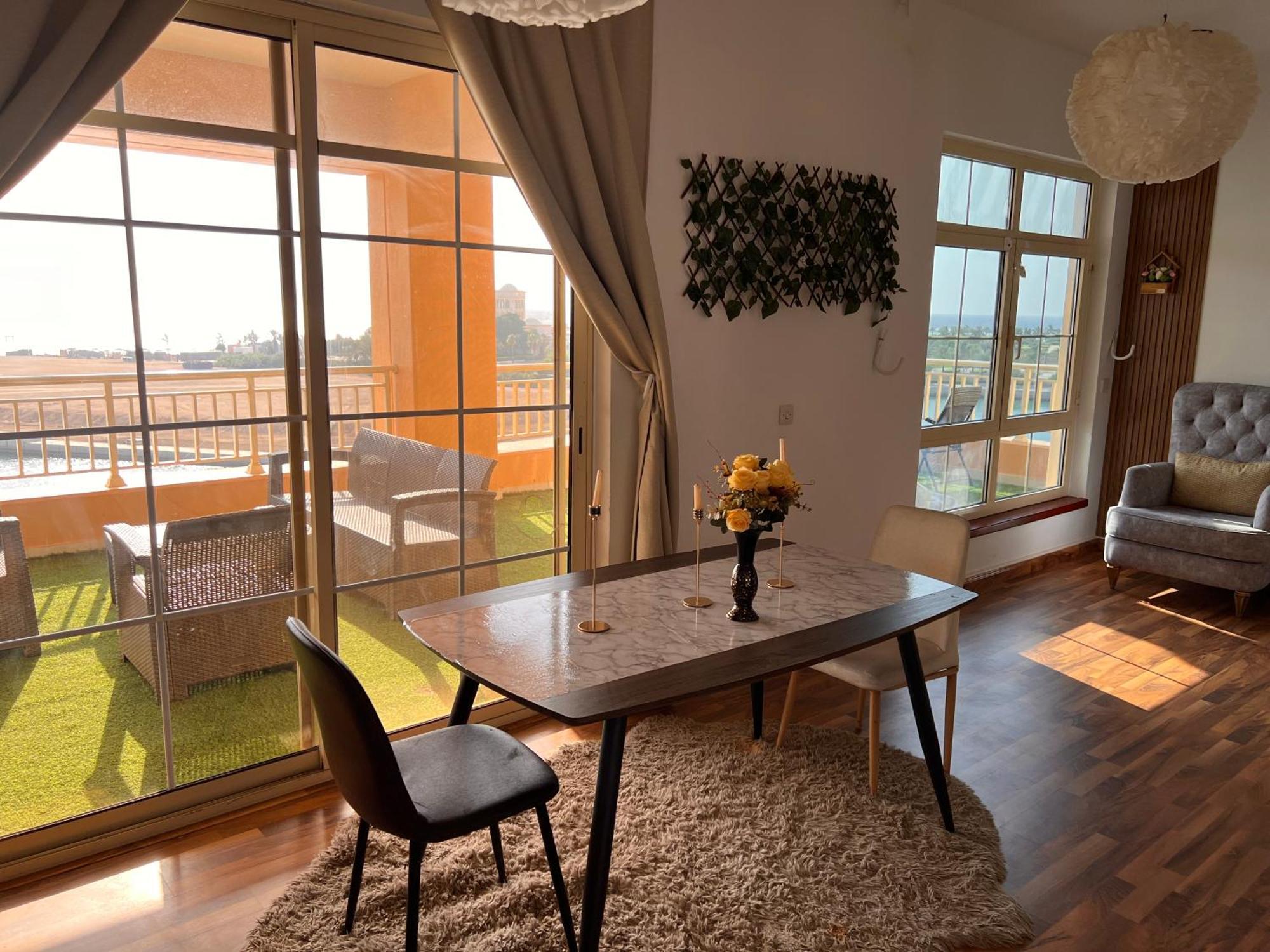 Apartment رويال مارينا بانوراما ثلاث غرف علي البحر مباشر عوائل فقط