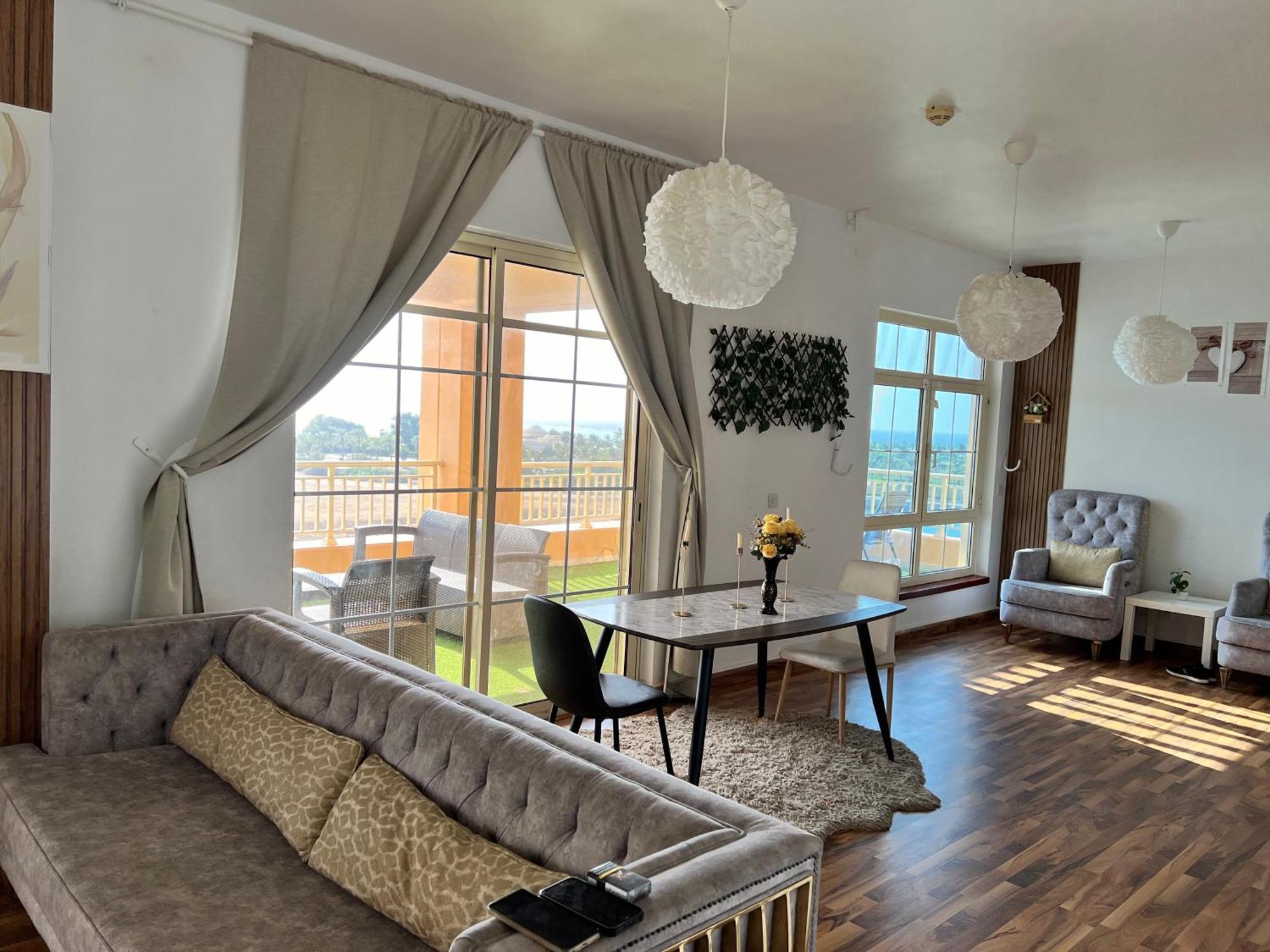 Apartment رويال مارينا بانوراما ثلاث غرف علي البحر مباشر عوائل فقط *