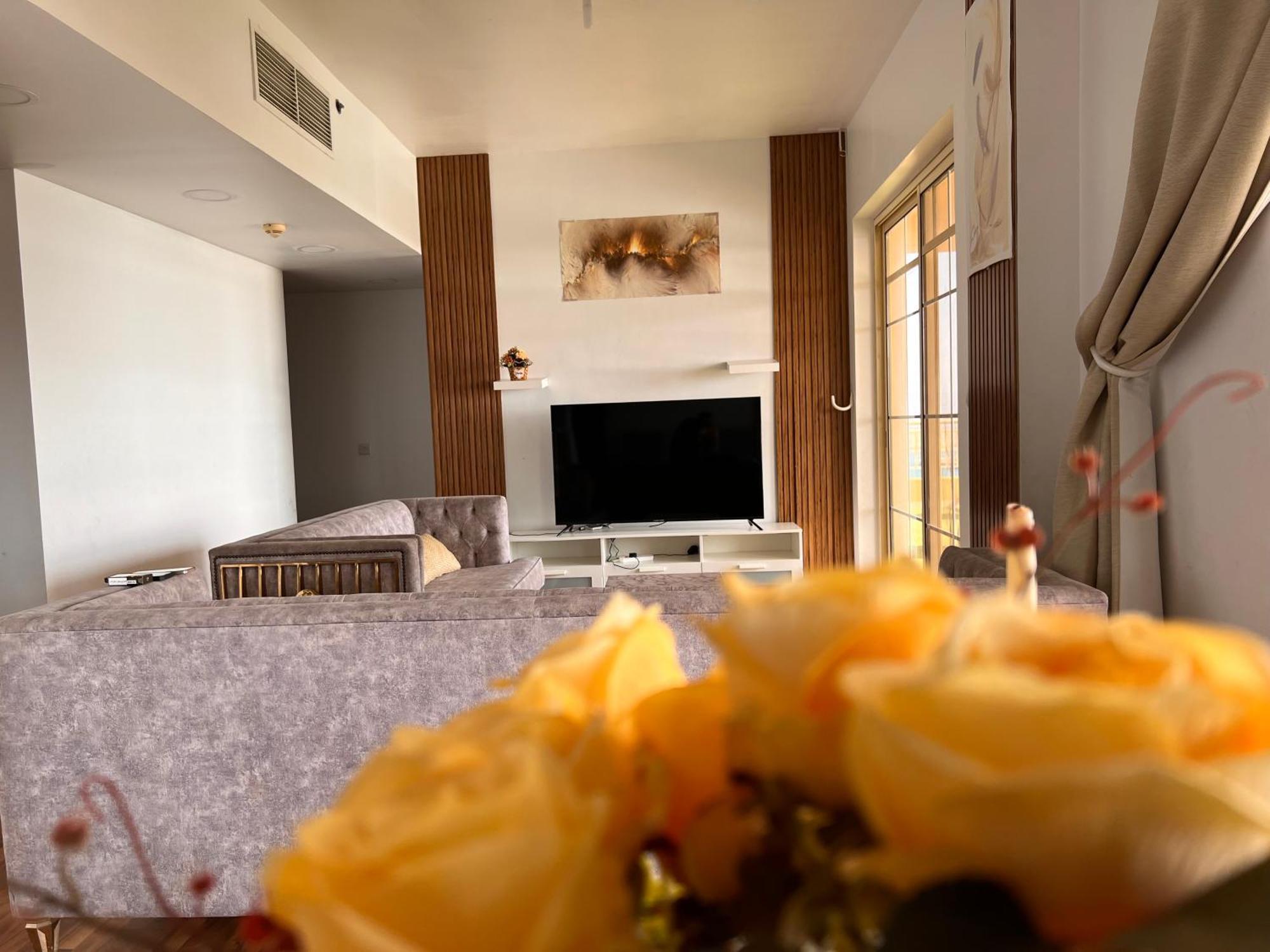 Apartment رويال مارينا بانوراما ثلاث غرف علي البحر مباشر عوائل فقط *